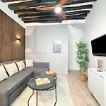 Charming Studio Near The Louvre Museum